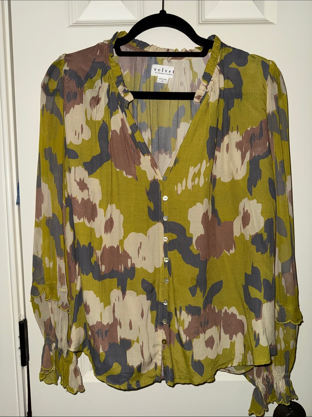Velvet by Graham & Spencer Multi-Color Floral Button-Up Blouse